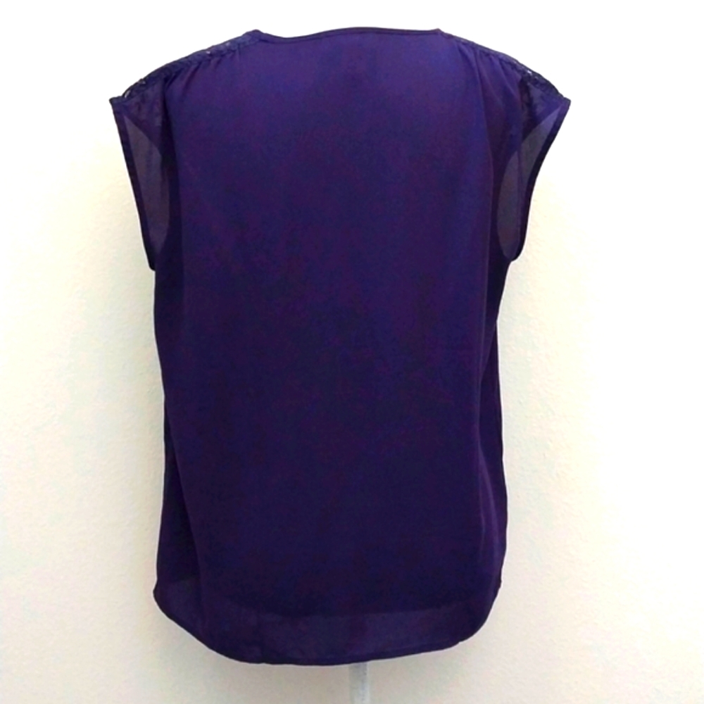 Loft Women Purple Lace Capped Sleeve Top size Medium - Picture 6 of 7